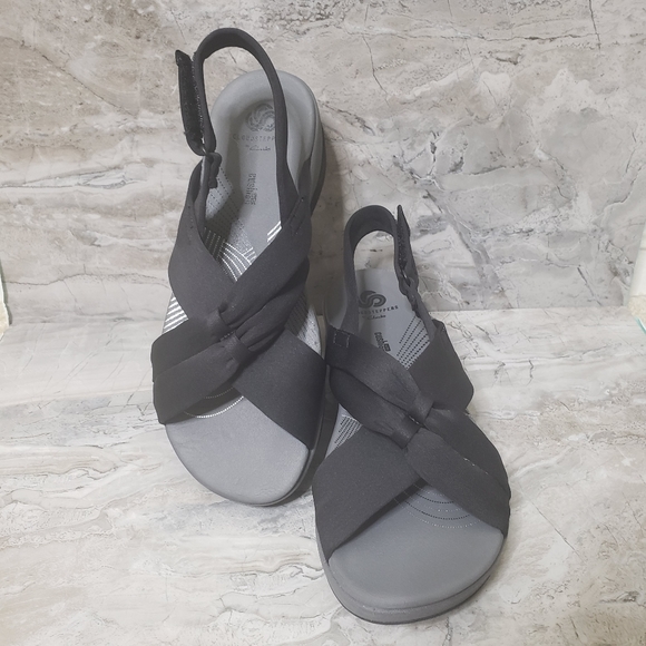 Clarks Shoes - Women's Cloudsteppers Arla Belle Flat Sandals
